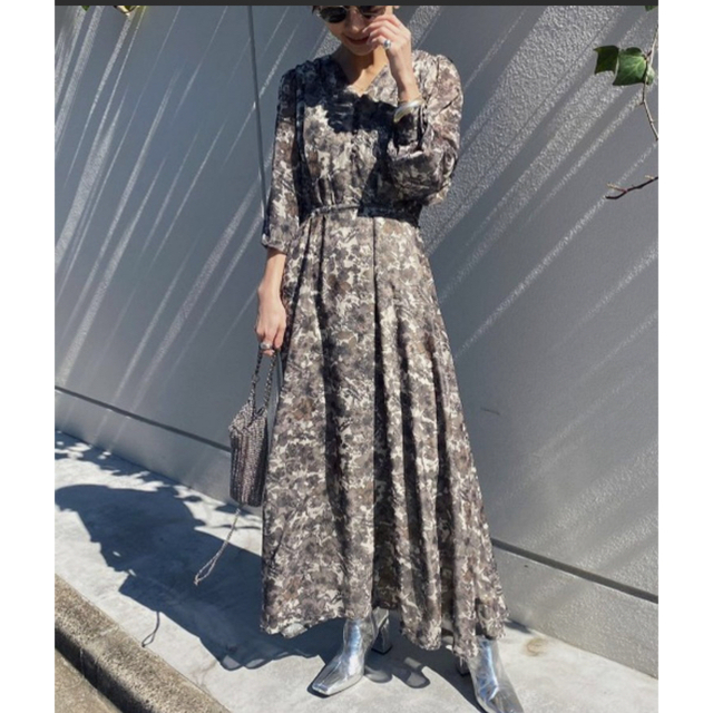 Ameri VINTAGE(アメリヴィンテージ)のアメリヴィンテージ MONA DESIGN NECK DRESS レディースのワンピース(ロングワンピース/マキシワンピース)の商品写真