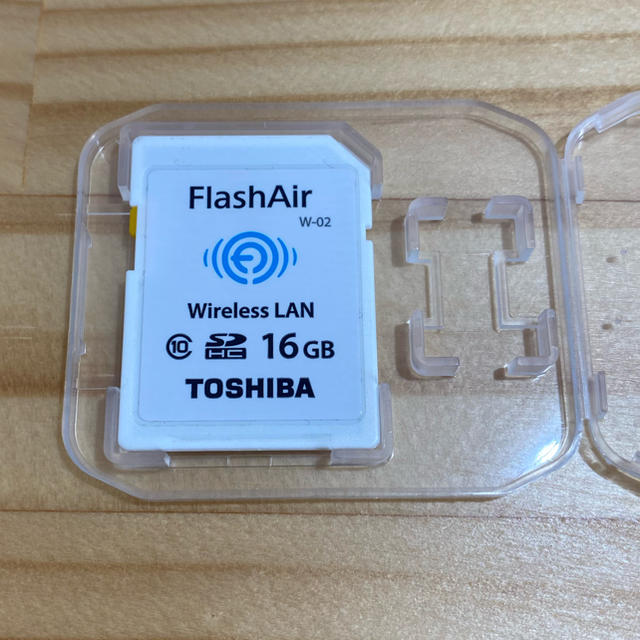 東芝(トウシバ)のTOSHBA FlashAir SDカード スマホ/家電/カメラのPC/タブレット(PC周辺機器)の商品写真