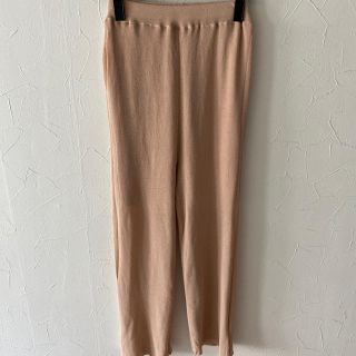 ケービーエフ(KBF)のニットパンツ(クロップドパンツ)