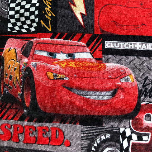 DISNEY CARS ディズニー　カーズ　コットン生地　95cmx118cm ハンドメイドの素材/材料(生地/糸)の商品写真