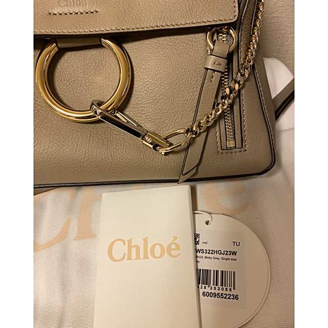 Chloe(クロエ)のお値下げ　chloe クロエ faye スモール グレージュ 新品未使用 レディースのバッグ(ハンドバッグ)の商品写真