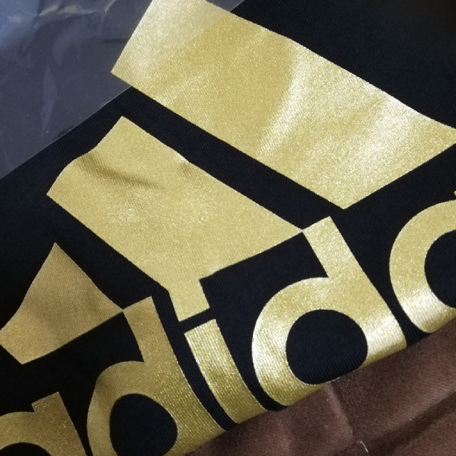 adidas(アディダス)の新品タグつきadidasメンズTシャツ　Mサイズ メンズのトップス(Tシャツ/カットソー(半袖/袖なし))の商品写真
