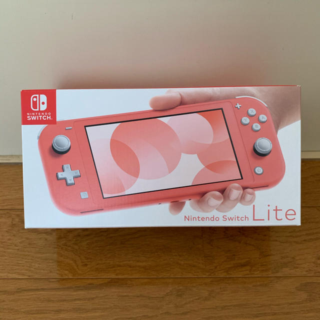 任天堂　switch lite コーラル