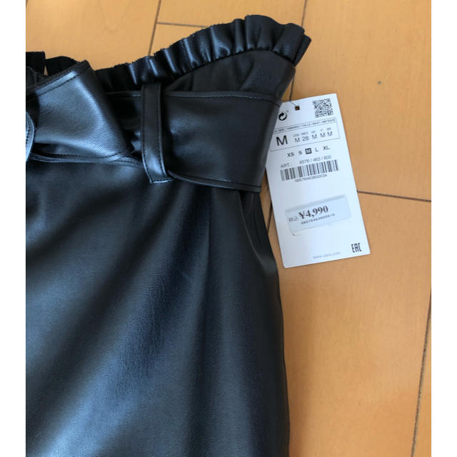 ZARA(ザラ)のZARA フェイクレザースカート レディースのスカート(ひざ丈スカート)の商品写真