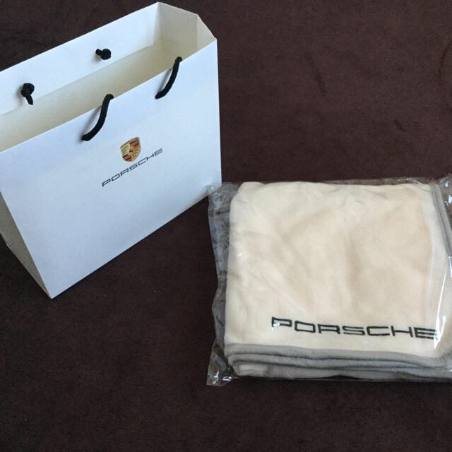 Porsche(ポルシェ)のPORSCHE フリースブランケット　未開封 エンタメ/ホビーのコレクション(ノベルティグッズ)の商品写真