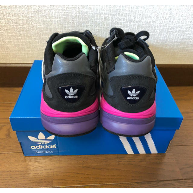 adidas(アディダス)のアディダス　スニーカー　27.5㎝ メンズの靴/シューズ(スニーカー)の商品写真