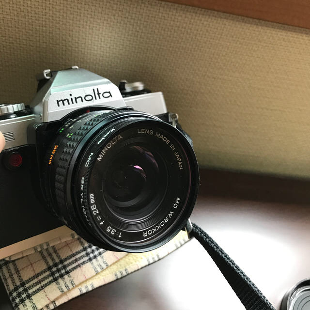 KONICA MINOLTA(コニカミノルタ)のMINOLTA XG-E フィルムカメラ 28mm・50-135ｍｍレンズ２個付 スマホ/家電/カメラのカメラ(フィルムカメラ)の商品写真