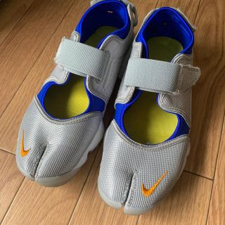 ナイキ(NIKE)のエアリフト 25センチ 限定色 シルバー(スニーカー)