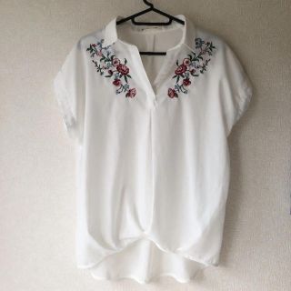 マジェスティックレゴン(MAJESTIC LEGON)の花柄刺繍ブラウス(シャツ/ブラウス(半袖/袖なし))