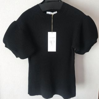 サカイラック(sacai luck)のsacai luck サカイラック新品未使用バックスリットニット☆サイズ2(カットソー(半袖/袖なし))