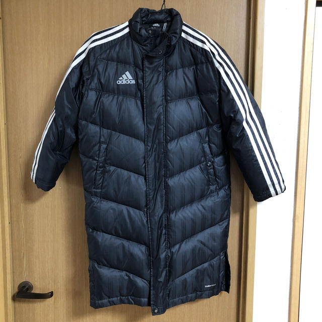 adidas(アディダス)のジュニア　adidas ベンチコート　130cm キッズ/ベビー/マタニティのキッズ服男の子用(90cm~)(ジャケット/上着)の商品写真