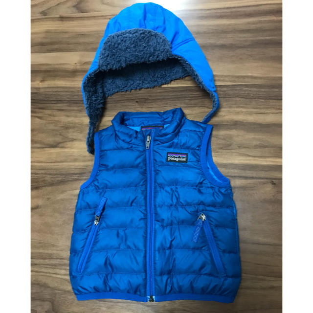 patagonia(パタゴニア)のパタゴニアベビー　ダウンベスト&帽子セット キッズ/ベビー/マタニティのベビー服(~85cm)(ジャケット/コート)の商品写真