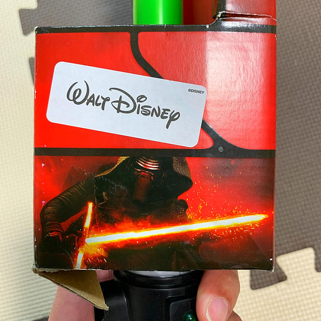 Disney(ディズニー)のSTARWARS ライトセーバー 正規品 新品未使用 エンタメ/ホビーのおもちゃ/ぬいぐるみ(キャラクターグッズ)の商品写真