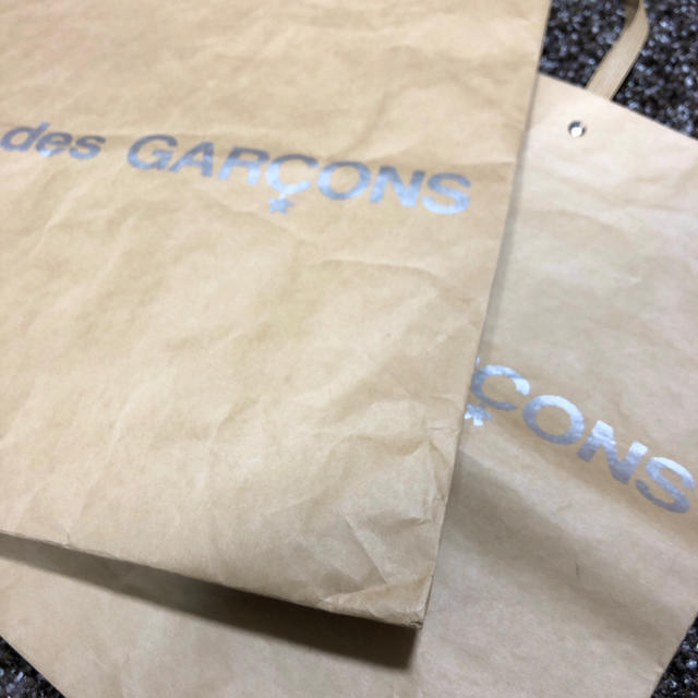 COMME des GARCONS(コムデギャルソン)のCOMMEdesGARCONS  ショッパー2袋&シールセット レディースのバッグ(ショップ袋)の商品写真