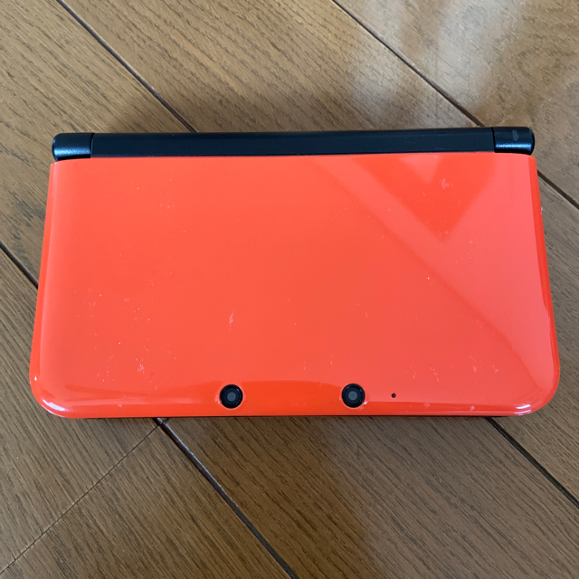 ニンテンドー3DS(ニンテンドー3DS)の3DS LL 限定カラー　オレンジ×ブラック 充電器、箱、マリオカート7、ケース エンタメ/ホビーのゲームソフト/ゲーム機本体(携帯用ゲーム機本体)の商品写真