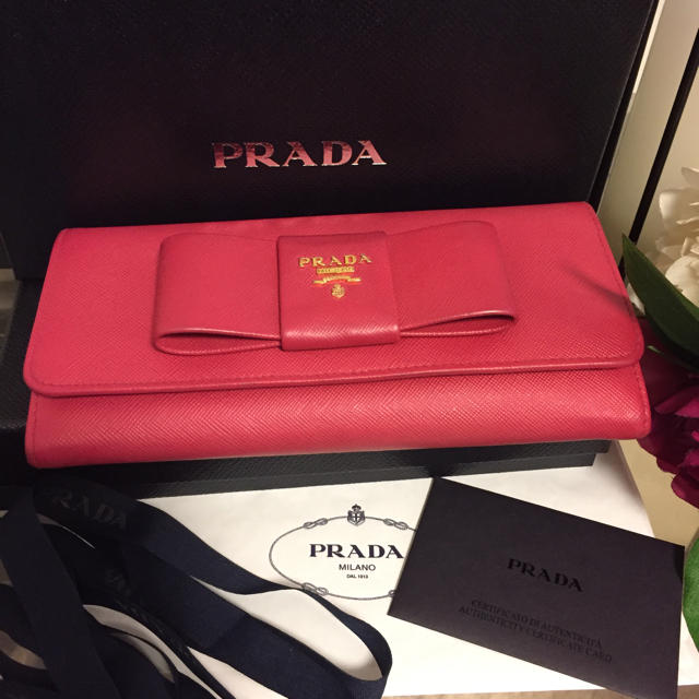 PRADA(プラダ)の美品♡ PRADAのサフィアーノ 長財布 レディースのファッション小物(財布)の商品写真