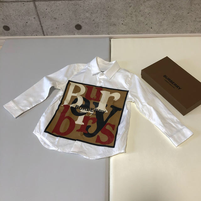 BURBERRY(バーバリー)の専用　BURBERRY バーバリー 3Y 98cm シャツ 新品 キッズ/ベビー/マタニティのキッズ服男の子用(90cm~)(ブラウス)の商品写真