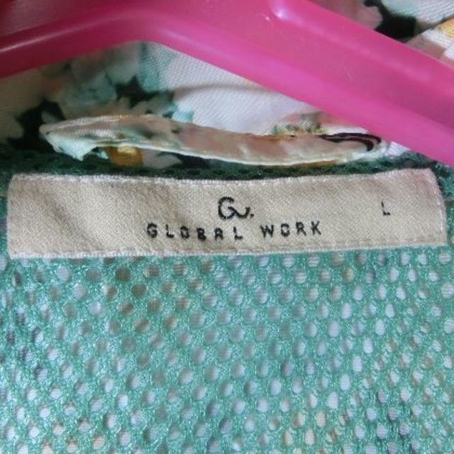 GLOBAL WORK(グローバルワーク)のパーカー　キッズ　　花柄　GLOBAL WORK　グローバルワーク キッズ/ベビー/マタニティのキッズ服女の子用(90cm~)(ジャケット/上着)の商品写真