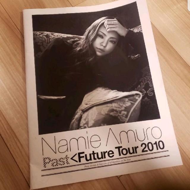 新品 安室奈美恵 パンフレット Past Future Tour 2010