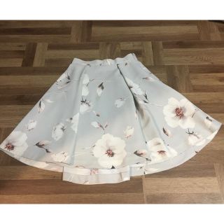 スナイデル(SNIDEL)の【美品】スナイデル★花柄スカート(ひざ丈スカート)