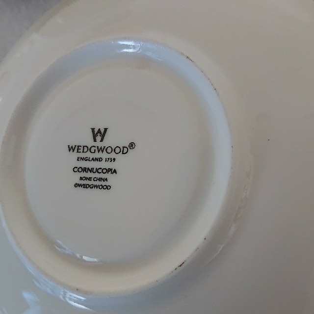 WEDGWOOD(ウェッジウッド)の【新品】Wedgwood 英国製 コーヌコピア  カップ＆ソーサー ペア インテリア/住まい/日用品のキッチン/食器(グラス/カップ)の商品写真