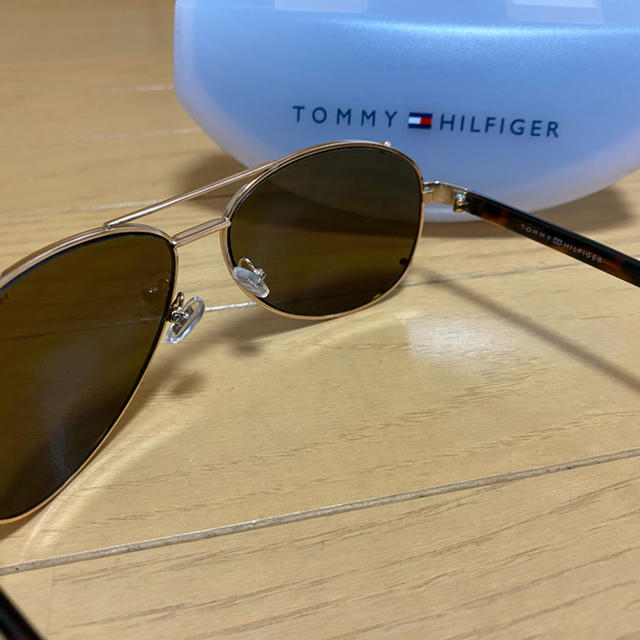 TOMMY HILFIGER(トミーヒルフィガー)のサングラス(TOMMY FILFIGER) レディースのファッション小物(サングラス/メガネ)の商品写真