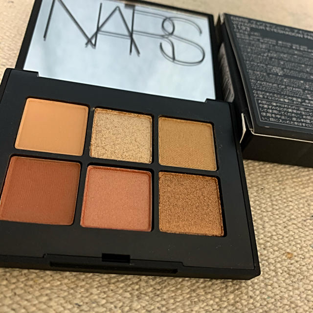 NARS(ナーズ)の(限定品！) NARS ヴォワヤジュール　アイシャドーパレット　1193 コスメ/美容のベースメイク/化粧品(アイシャドウ)の商品写真