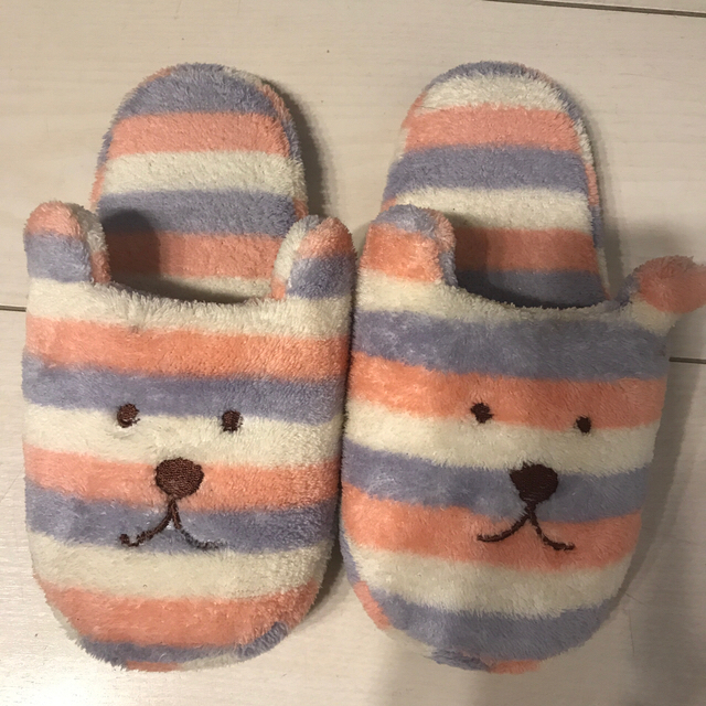 子供用スリッパ　ピンク キッズ/ベビー/マタニティのキッズ靴/シューズ(15cm~)(スリッパ)の商品写真