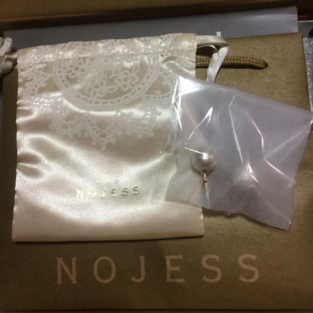 NOJESS(ノジェス)のSale 新品 Nojess コットンパールピアス レディースのアクセサリー(ピアス)の商品写真