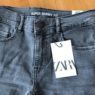 ザラ(ZARA)のZARA スキニージーンズ(パンツ/スパッツ)