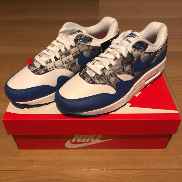 NIKE(ナイキ)のatmos × NIKE AIR MAX 1 BLUE WE LOVE NIKE メンズの靴/シューズ(スニーカー)の商品写真