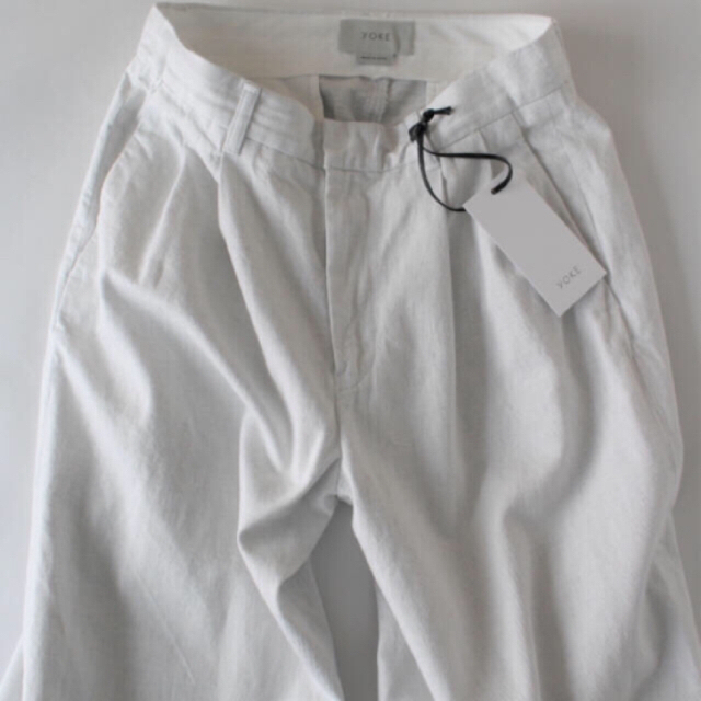 YOKE wide tuck trousers 20ss  メンズのパンツ(スラックス)の商品写真