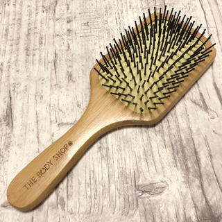 ザボディショップ(THE BODY SHOP)のボディショップ パドルブラシ　【美品】(ヘアブラシ/クシ)