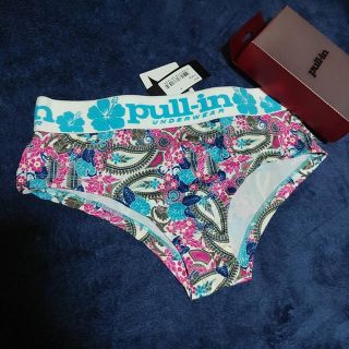 プルイン(Pull-in)のプルイン(ショーツ)