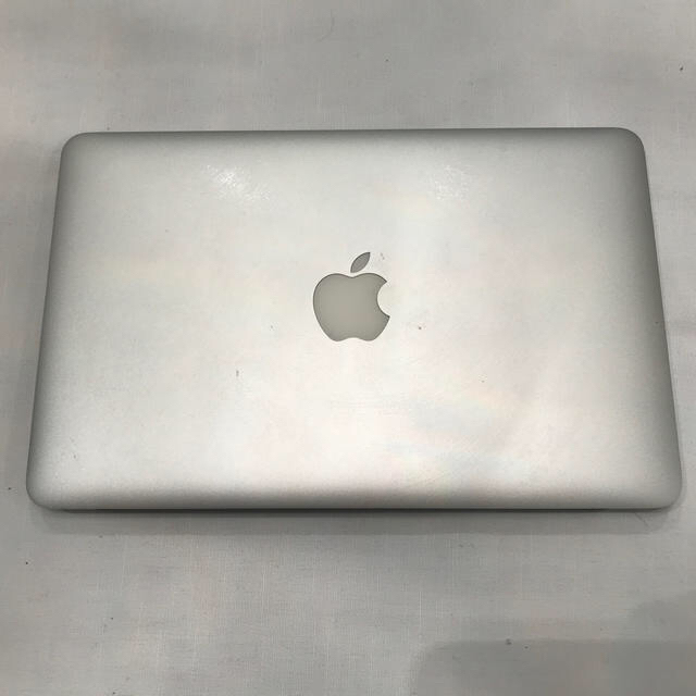 MacBook air Model A1465 ケース付き121GB