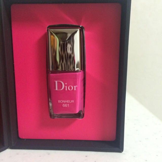 Christian Dior(クリスチャンディオール)のDior 999 661ネイル 新品 コスメ/美容のネイル(マニキュア)の商品写真