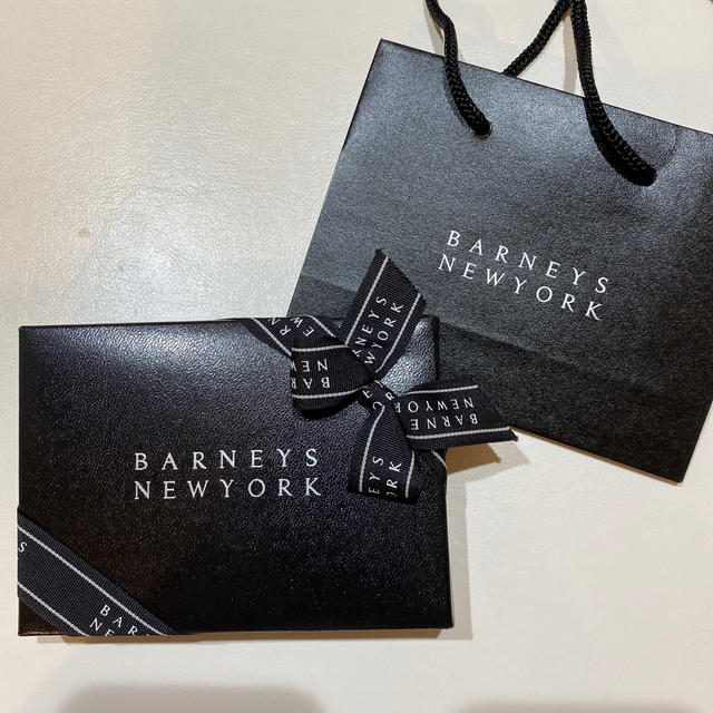 BARNEYS NEW YORK(バーニーズニューヨーク)のBARNEYS NEWYORK バーニーズ　空箱＆紙袋セット レディースのバッグ(ショップ袋)の商品写真