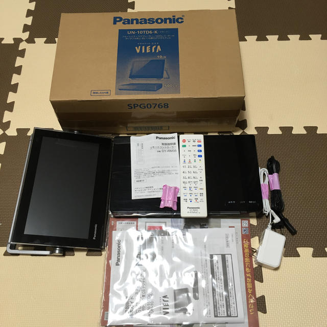Panasonic(パナソニック)のパナソニックプライベートVIERA　UN-10TD6-K リモコン付き スマホ/家電/カメラのテレビ/映像機器(テレビ)の商品写真
