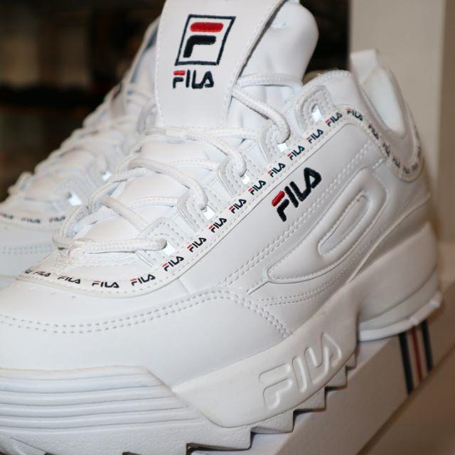 FILA(フィラ)の新品☆FILA☆ディスラプター2 ユニセックス メンズの靴/シューズ(スニーカー)の商品写真