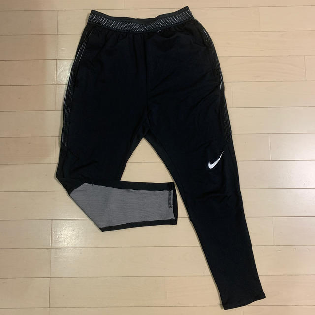 NIKE(ナイキ)のNIKEインナー上下(サッカー)   ジュニア150～160cm スポーツ/アウトドアのサッカー/フットサル(ウェア)の商品写真