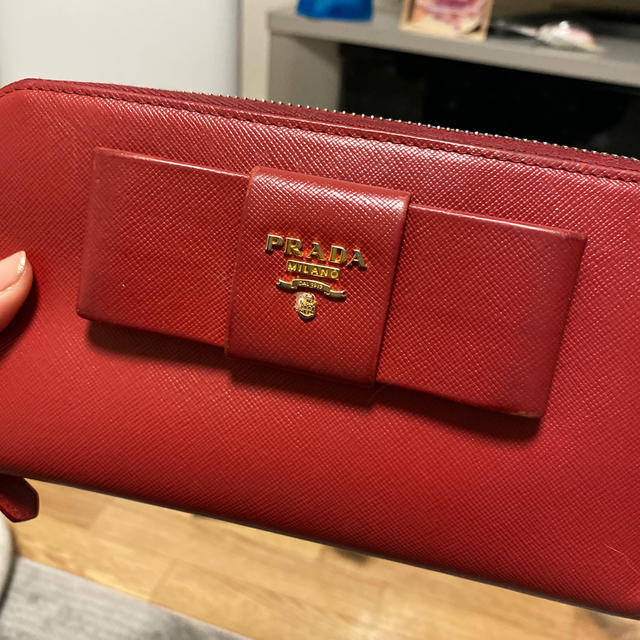 PRADA(プラダ)のPRADA長財布 レディースのファッション小物(財布)の商品写真