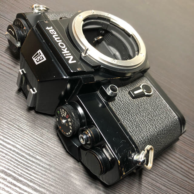 Nikon(ニコン)のジャンク Nikomat EL ブラック スマホ/家電/カメラのカメラ(フィルムカメラ)の商品写真