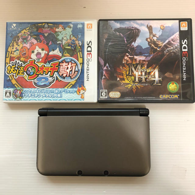 ニンテンドー3DS LL シルバー×ブラック　プラス　ゲームソフト