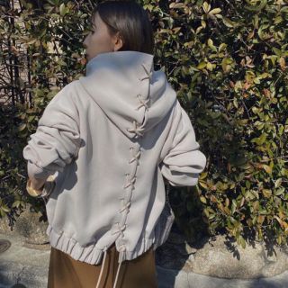 アメリヴィンテージ(Ameri VINTAGE)のアメリヴィンテージ  BACK LACE UP PARKA(トレーナー/スウェット)