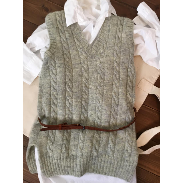 ニット/セーター美品◆45R ケーブル編みのウールベスト