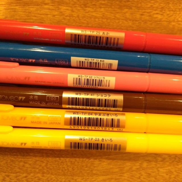 トンボ鉛筆(トンボエンピツ)のTOMBO PLAY COLOR2 インテリア/住まい/日用品の文房具(ペン/マーカー)の商品写真