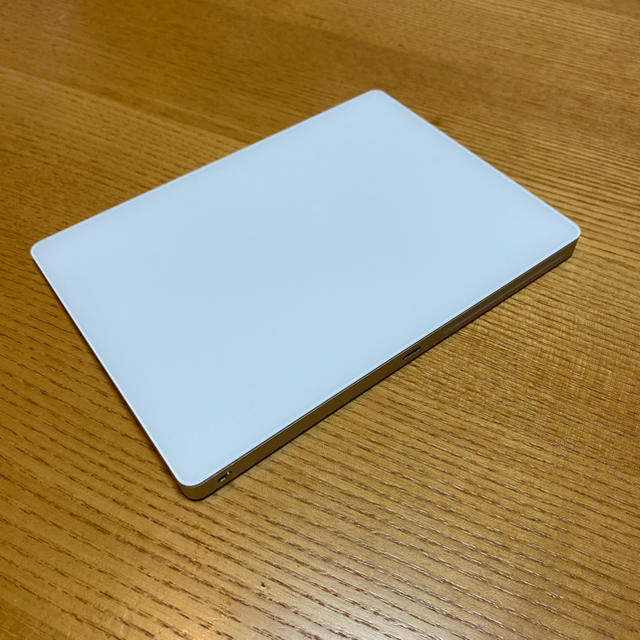Apple(アップル)のMagic Trackpad 2送料無料 スマホ/家電/カメラのPC/タブレット(PC周辺機器)の商品写真