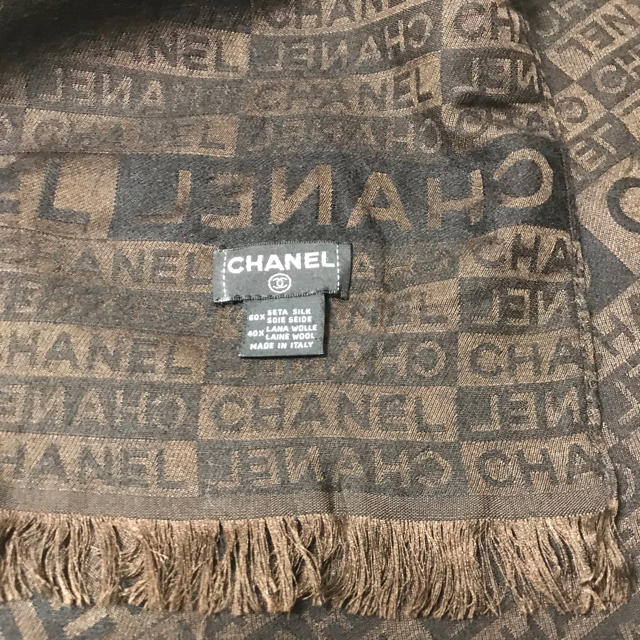 CHANEL(シャネル)のCHANEL ロゴ　最終値下　ショール　ストール　シルク　ウール　シャネル レディースのファッション小物(ストール/パシュミナ)の商品写真