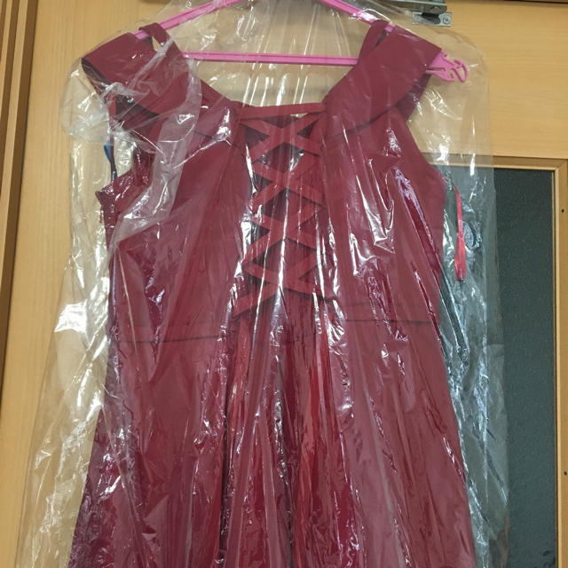 AIMER(エメ)の【一度のみ着用】フォルムフォルマ ドレス 赤 レッド ★色違いもあります！ レディースのフォーマル/ドレス(ミディアムドレス)の商品写真