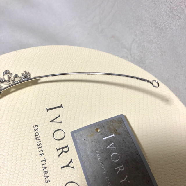 Vera Wang(ヴェラウォン)のivory&co Charlotte ティアラ ハンドメイドのウェディング(ヘッドドレス/ドレス)の商品写真